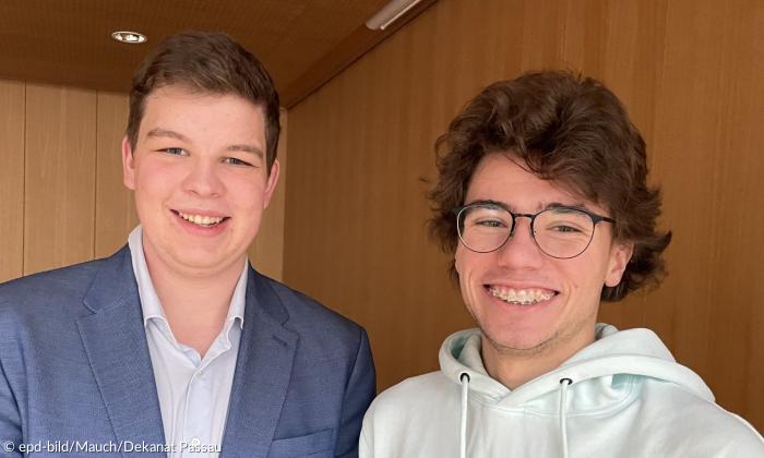  Stefan Folkerts (links) und Marcel Foth Lektoren in Ortenburg
