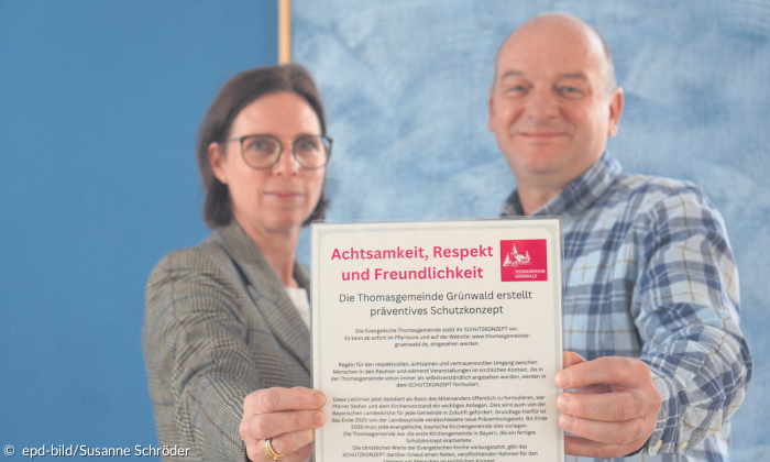 Maike Freese-Spott und Pfarrer Christian Stalter 