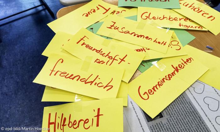 Karten mit Wörtern zum Thema Glück. 