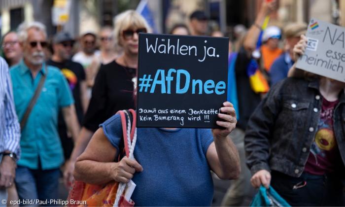  Ein linkes Bündnis demonstriert gegen den Wahlkampf-Abschluss der AfD