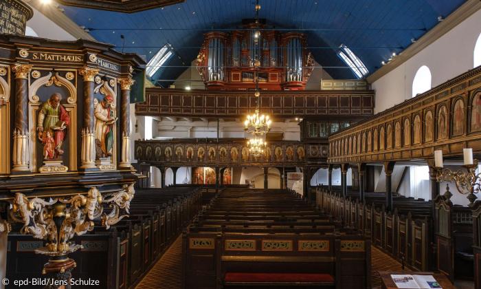 Eine imposante Orgel in einer Kirche in Otterndorf