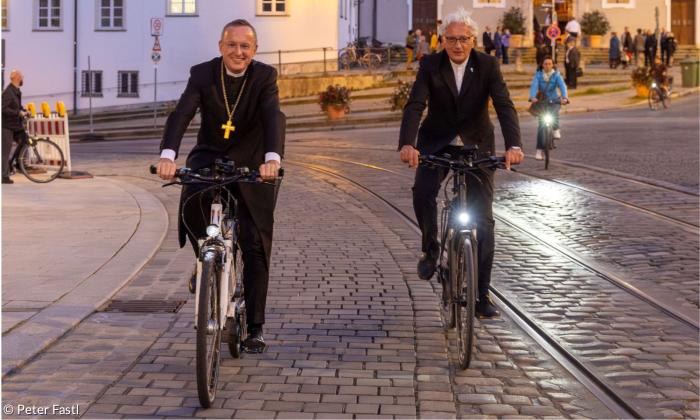 Axel Piper und Christian Kopp auf dem Fahrrad