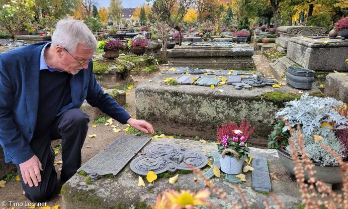 Christian Schmidt auf dem Johnnisfriedhof.