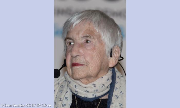 Esther Bejanaro