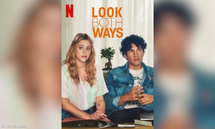 Es ist ein Filmplakat mit Netflix-Marke. Auf dem Plakat ist die orangene Aufschrift "Look both ways". Auf dem Bild ist eine blonde Frau und ein dunkelhaariger Mann, die beide ein wenig verwirrt und überfordert gucken.