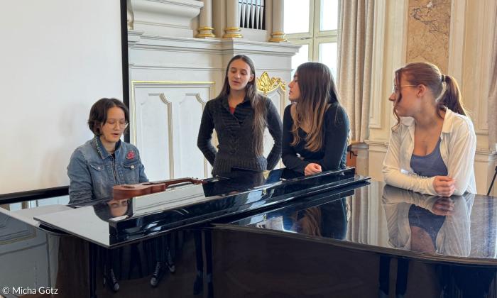 Beten, Schule, Musik