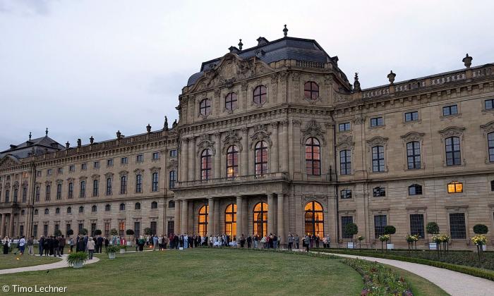 In der Pause: wandeln im Hofgarten der Würzburger Residenz.