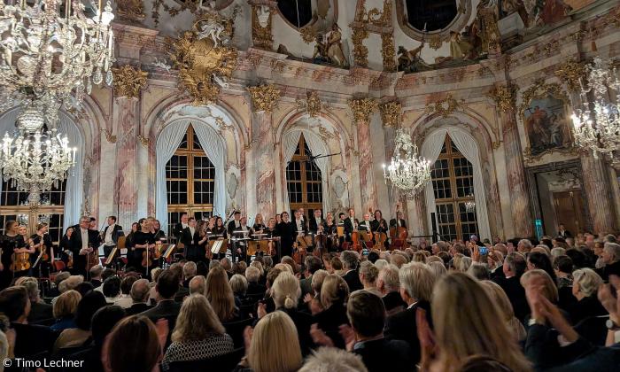 Die Prague Philharmonia unter der Leitung von Oscar Jockel am 27. Mai 2025 beim Würzburger Mozartfest.