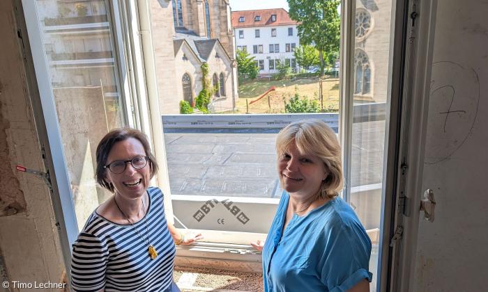 Pfarrerin Jacqueline Barraud-Volk (links) und Annette Späth (Vertrauensfrau des Kirchenvorstands)
