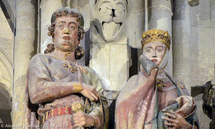 Blick auf den Altar: die Stifterfiguren der Uta und des Ekkehard von Naumburg.
