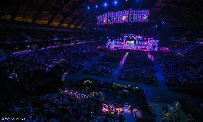 Arena mit Besuchern