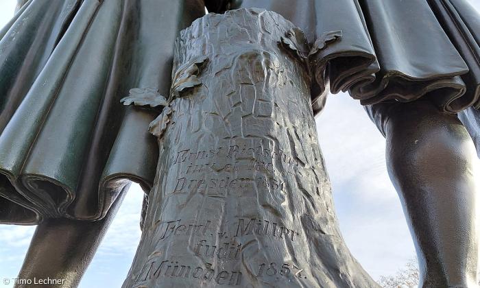 Goethe-Schiller-Denkmal in Weimar - die Rückseite
