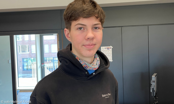 Porträt von Simon, Schüler der Oberstufe des Lukas-Gymnasiums in München-Laim 