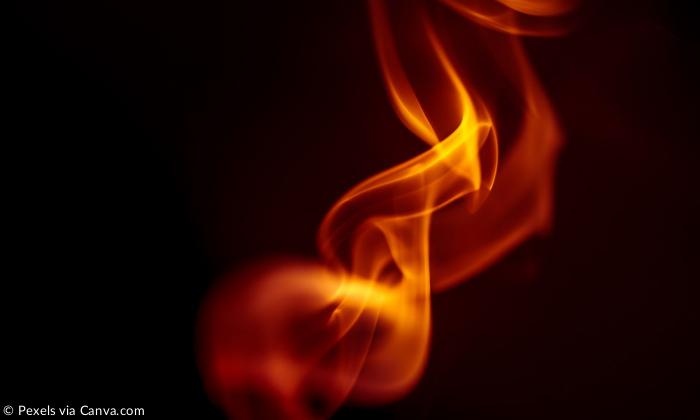 Eine Flamme