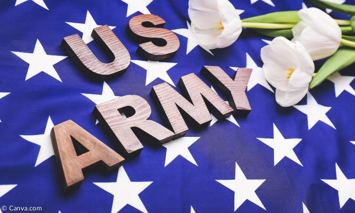 Eine Flagge und der Schriftzug "US Army"