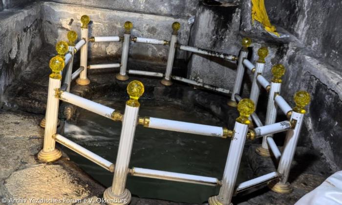 Die heilige Wasserquelle Kaniya Sipî im Lalisch-Tal im Nordirak