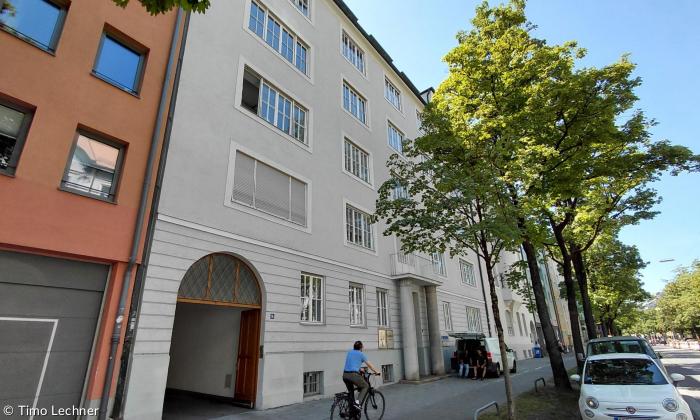 Ingeborg Bachmann lebte 1958 in diesem grauen Gebäude: Franz-Joseph-Straße 9 a in München