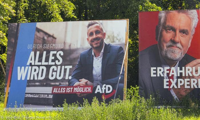 Ein AfD-Wahlplakat, auf dem "Alles wird gut." steht