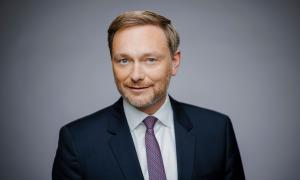 Christian Lindner in Anzug und Krawatte