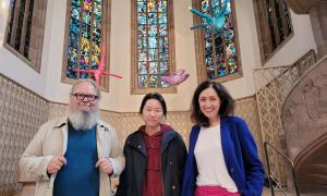 Peter Bielmeier, Künstlerin Younghun Lee und Pfarrerin Anja Fuchs 