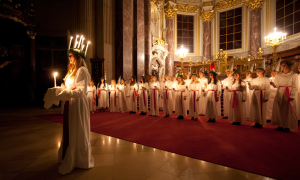 Das Luciafest in einer Kirche
