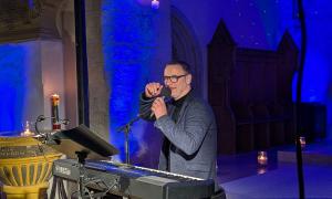 Andi Weiss live am 15. November 2024 in der Matthäuskirche in Markt Einersheim