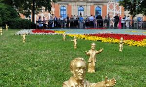 Wagner-Statuen am Bayreuther Festspielhügel