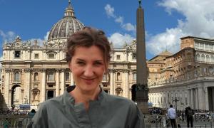 Christina Argilli auf dem Petersplatz in Rom