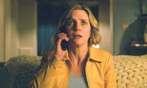 Rhea Seehorn als Carol Sturka in "Pluribus"