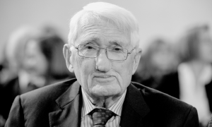 Schwarz weiß Foto von Jürgen Habermas