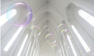 Kirche mit einer Blase